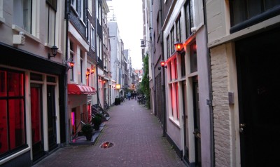 Амстердам, улица красных фонарей