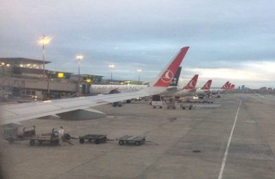 Самолеты Turkish Airlines в аэропорту